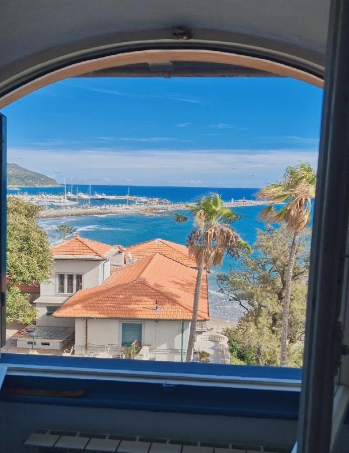 Apartamento The Shell - New Interior Look But Same Old Charme 200Mt From The Sea With Garden And Parking Nearby Imperia Exterior foto