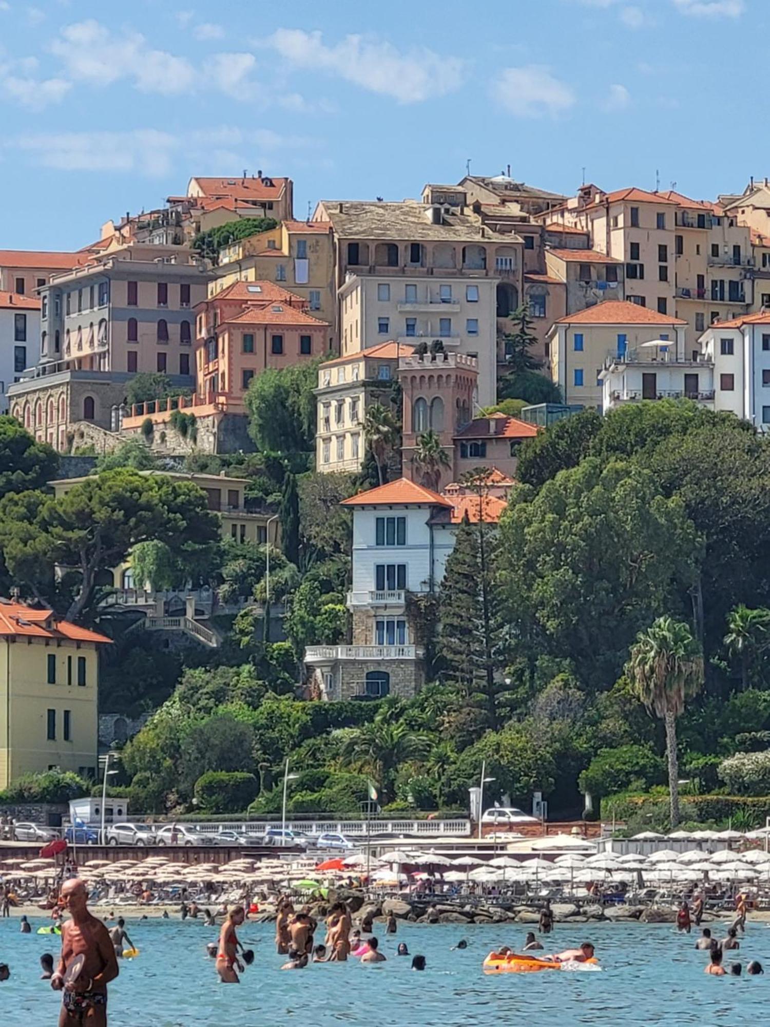 Apartamento The Shell - New Interior Look But Same Old Charme 200Mt From The Sea With Garden And Parking Nearby Imperia Exterior foto