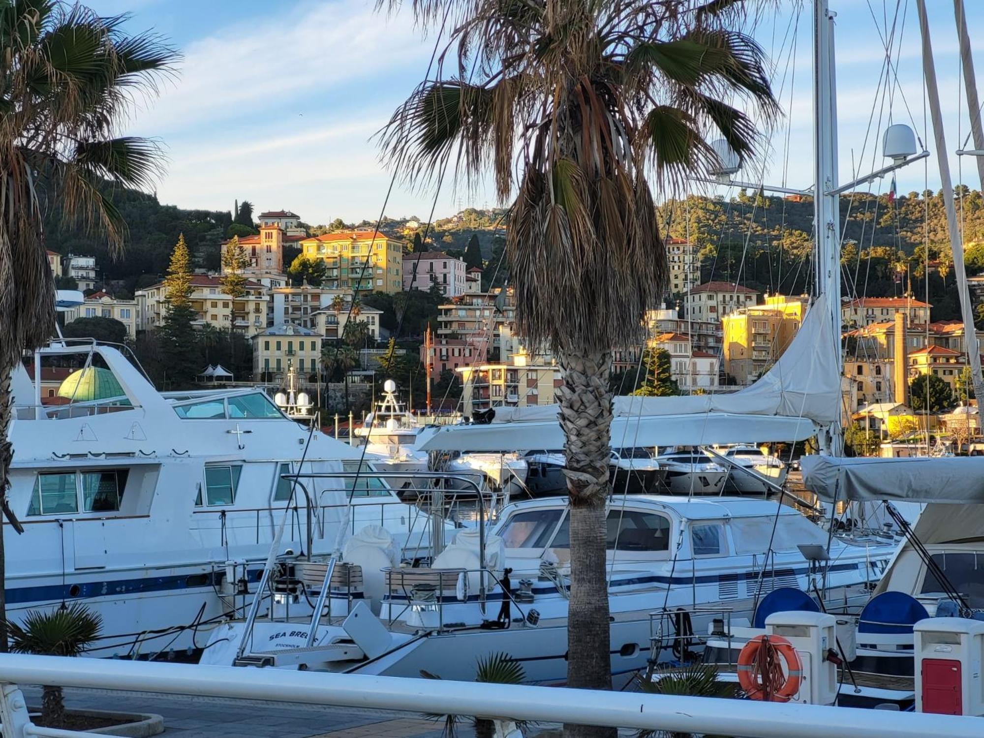 Apartamento The Shell - New Interior Look But Same Old Charme 200Mt From The Sea With Garden And Parking Nearby Imperia Exterior foto
