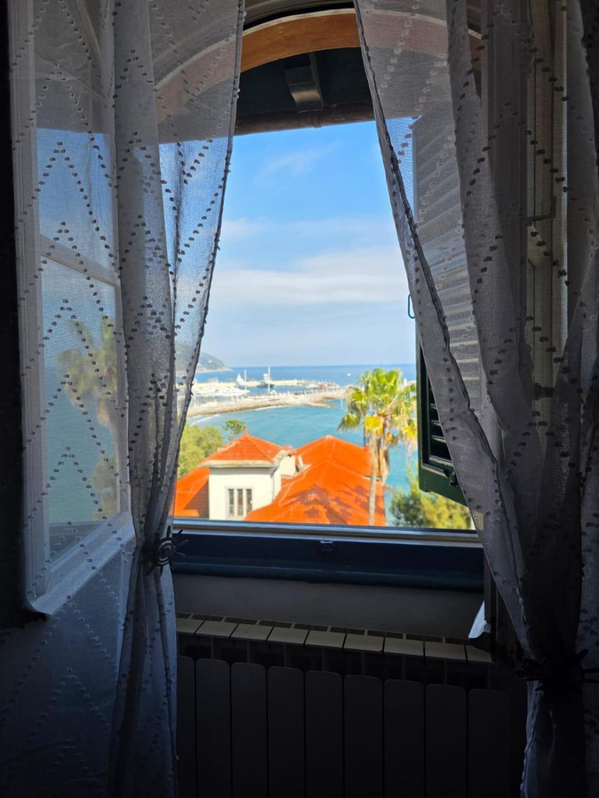 Apartamento The Shell - New Interior Look But Same Old Charme 200Mt From The Sea With Garden And Parking Nearby Imperia Exterior foto
